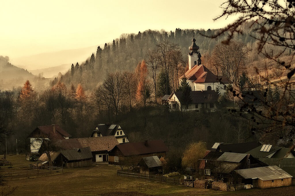 You are currently viewing Majówka w górach w Beskidzie Sądeckim: TOP 7 atrakcji